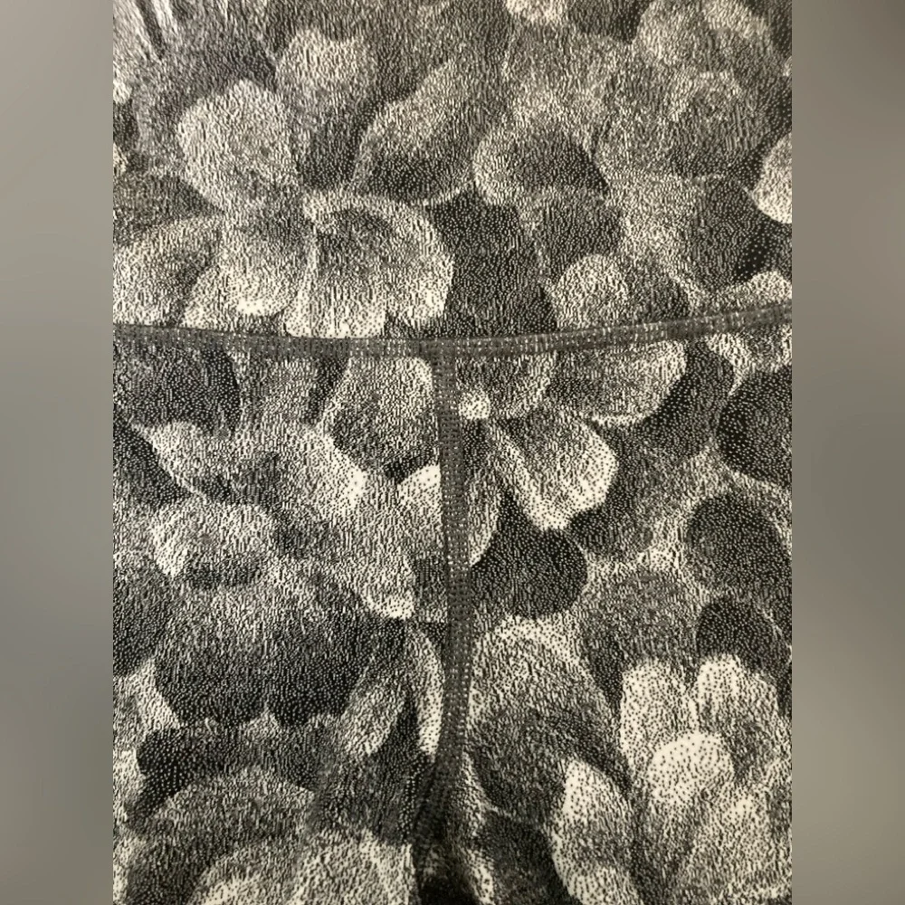 Athleta Elation Textured Tight Charcoal Floral Leggings Size L - Picture 5 of 12